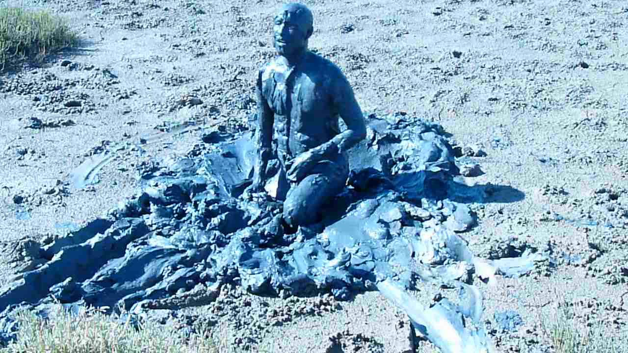 the-dirtiest-mud-bath_main.jpg